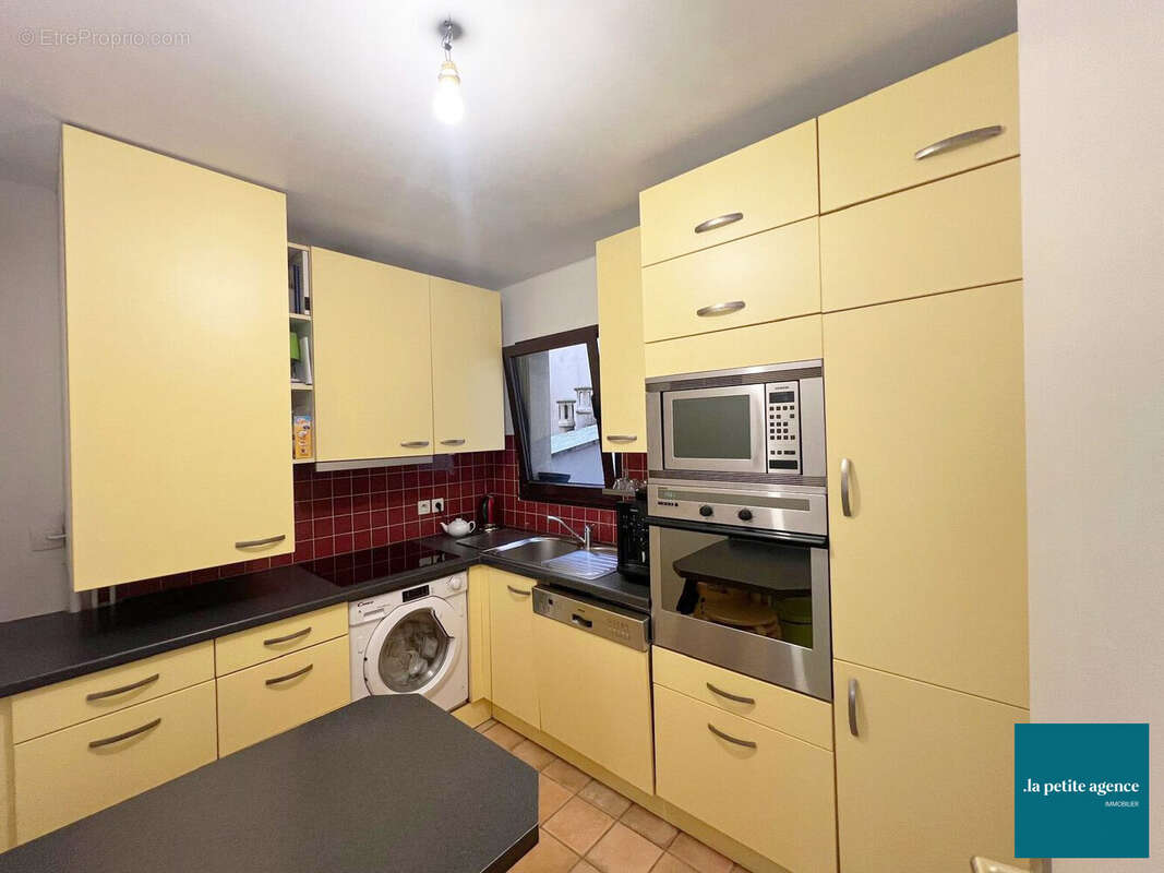 Appartement à PARIS-10E