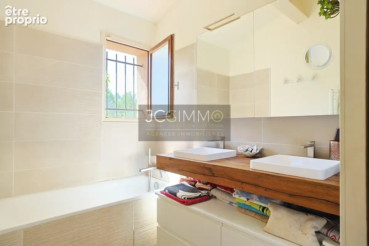 Villa T4 de plain-pied, 125m2 habitables sur 11 799m2 de terrain avec garage de 77m2. - photo 14