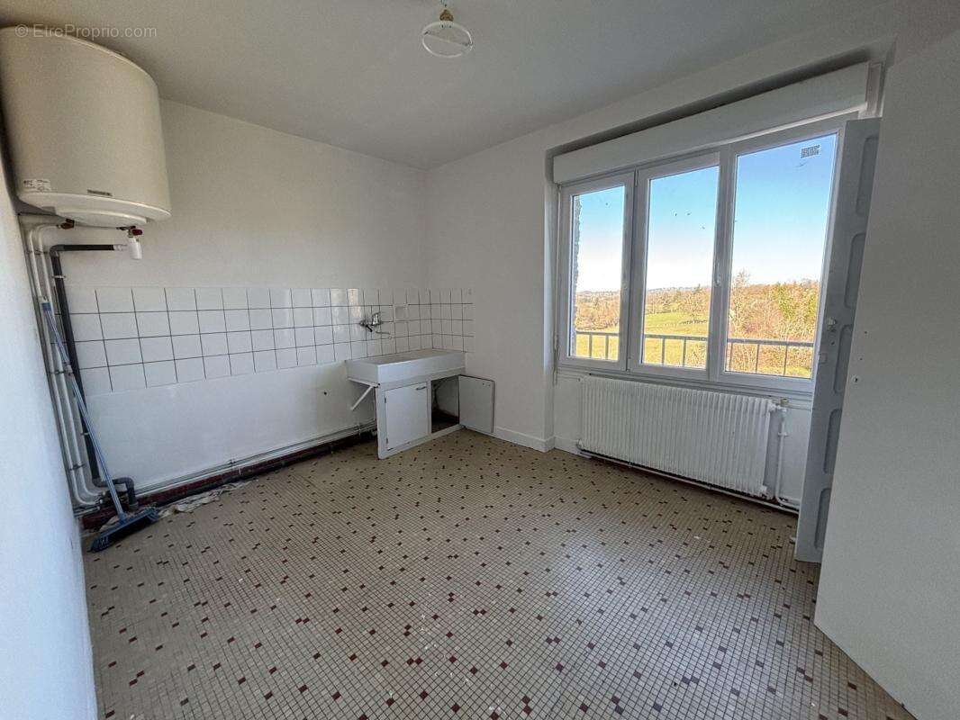 Appartement à LUBERSAC