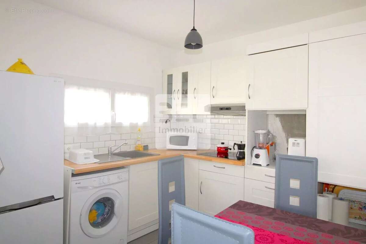 Appartement à BAGNOLS-SUR-CEZE