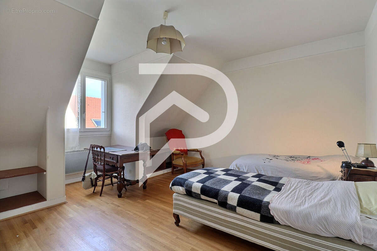 Maison à MAISONS-LAFFITTE