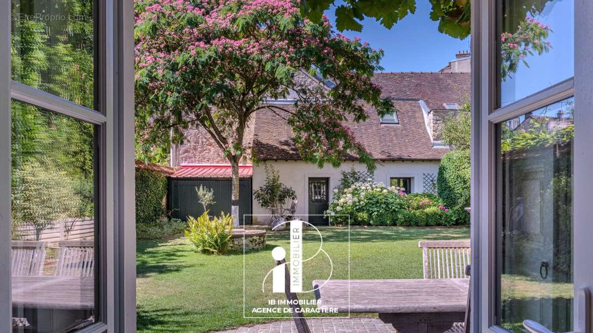 Fontainebleau coeur de ville propriete bourgeoise de 293 m² avec jardin paysager de 490m² - photo 4