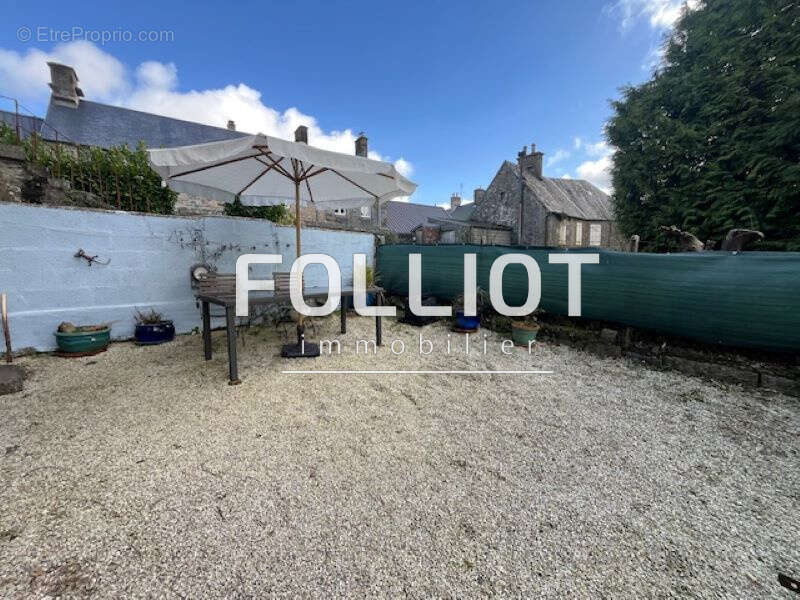 Maison à SAINT-MICHEL-DE-MONTJOIE