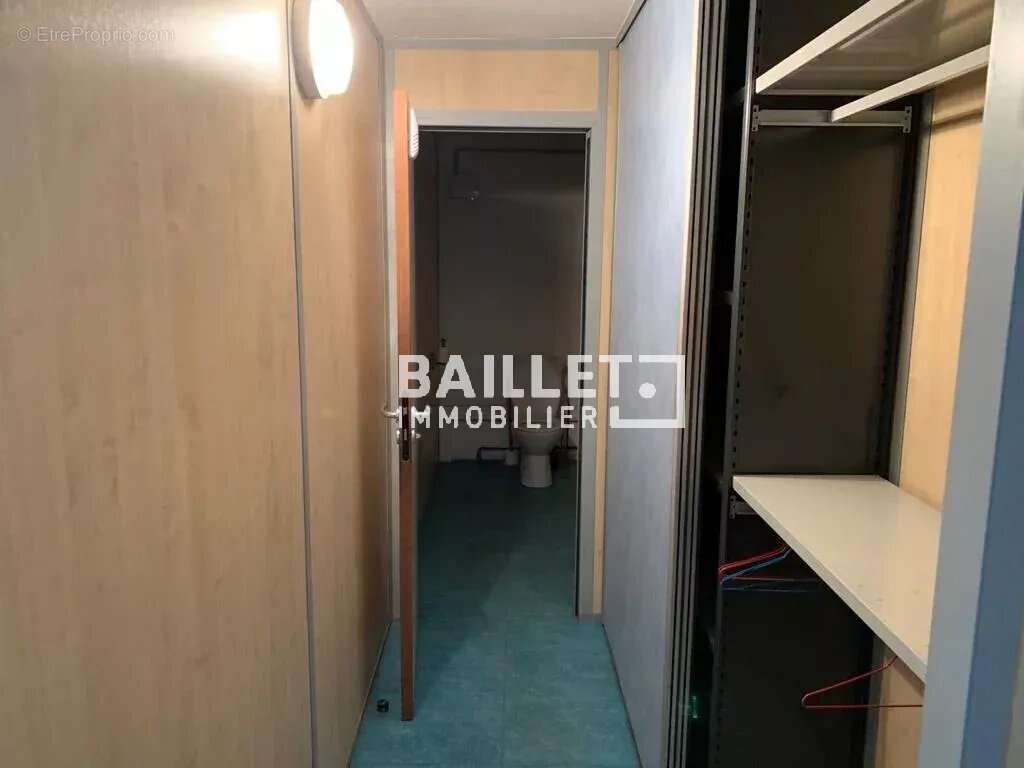 A vendre entrepôt / local 500 m2 zi carros - photo 17