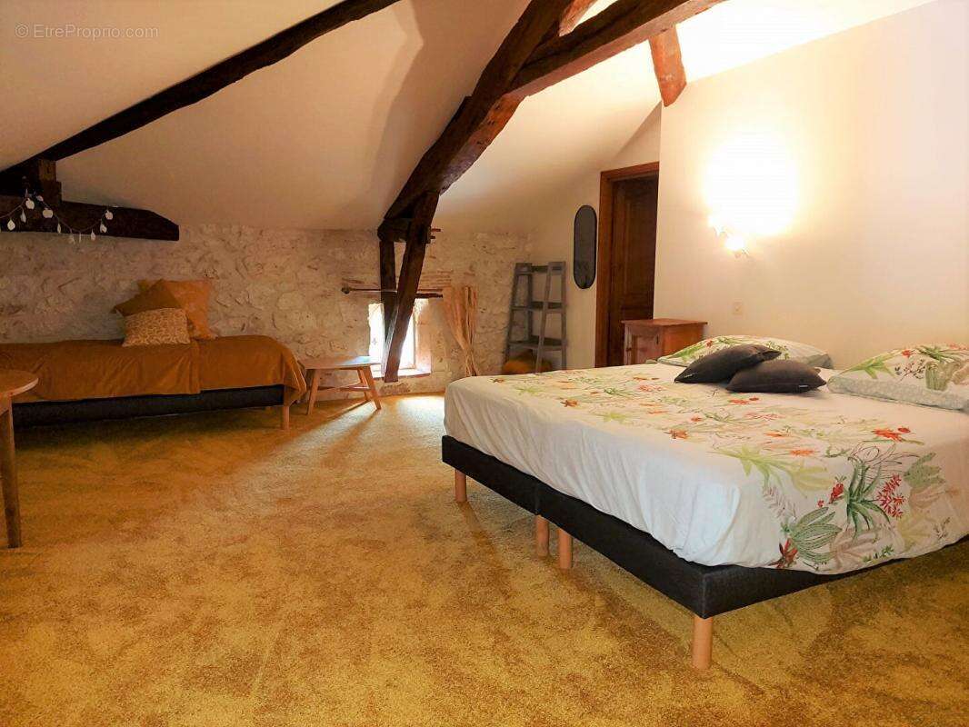 Maison à LAROQUE-TIMBAUT