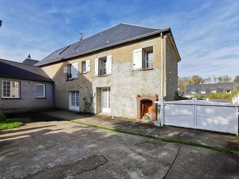 Dpt Loir et Cher (41), à vendre CELLE maison P10 de 210 m² - Terrain de 1 211,00 m² - photo 5