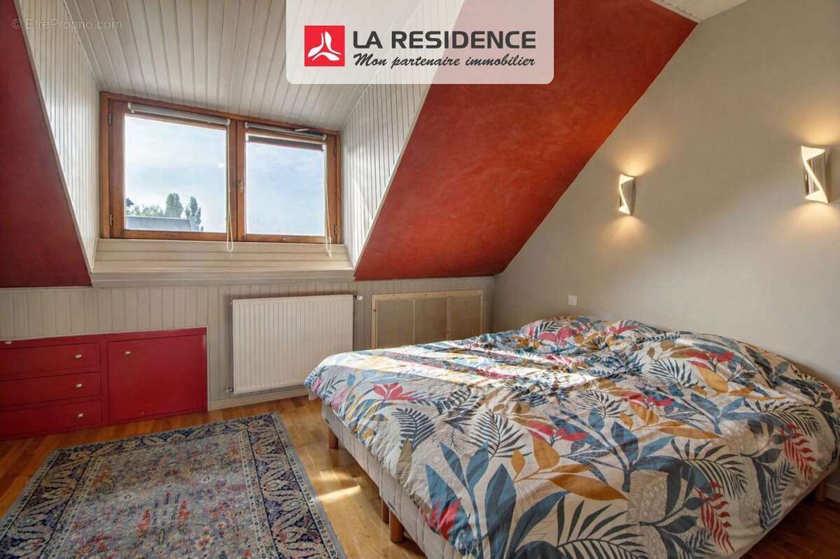 Maison à COURCELLES-SUR-SEINE