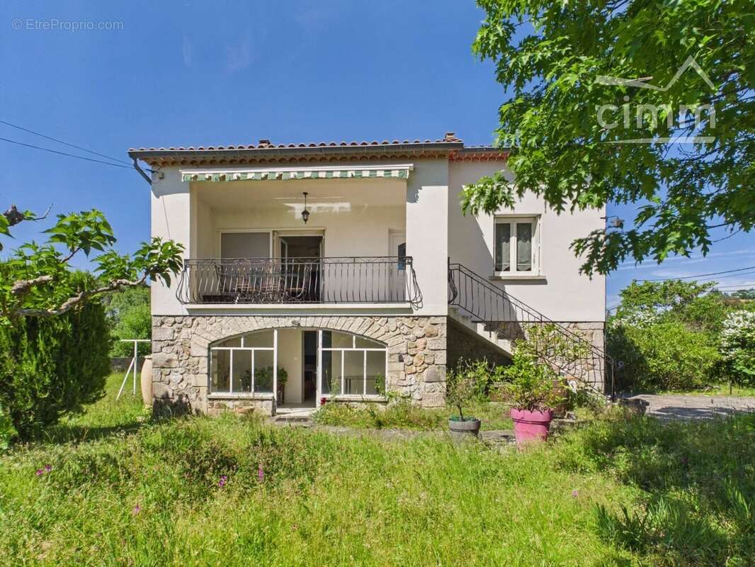 Maison à LABLACHERE