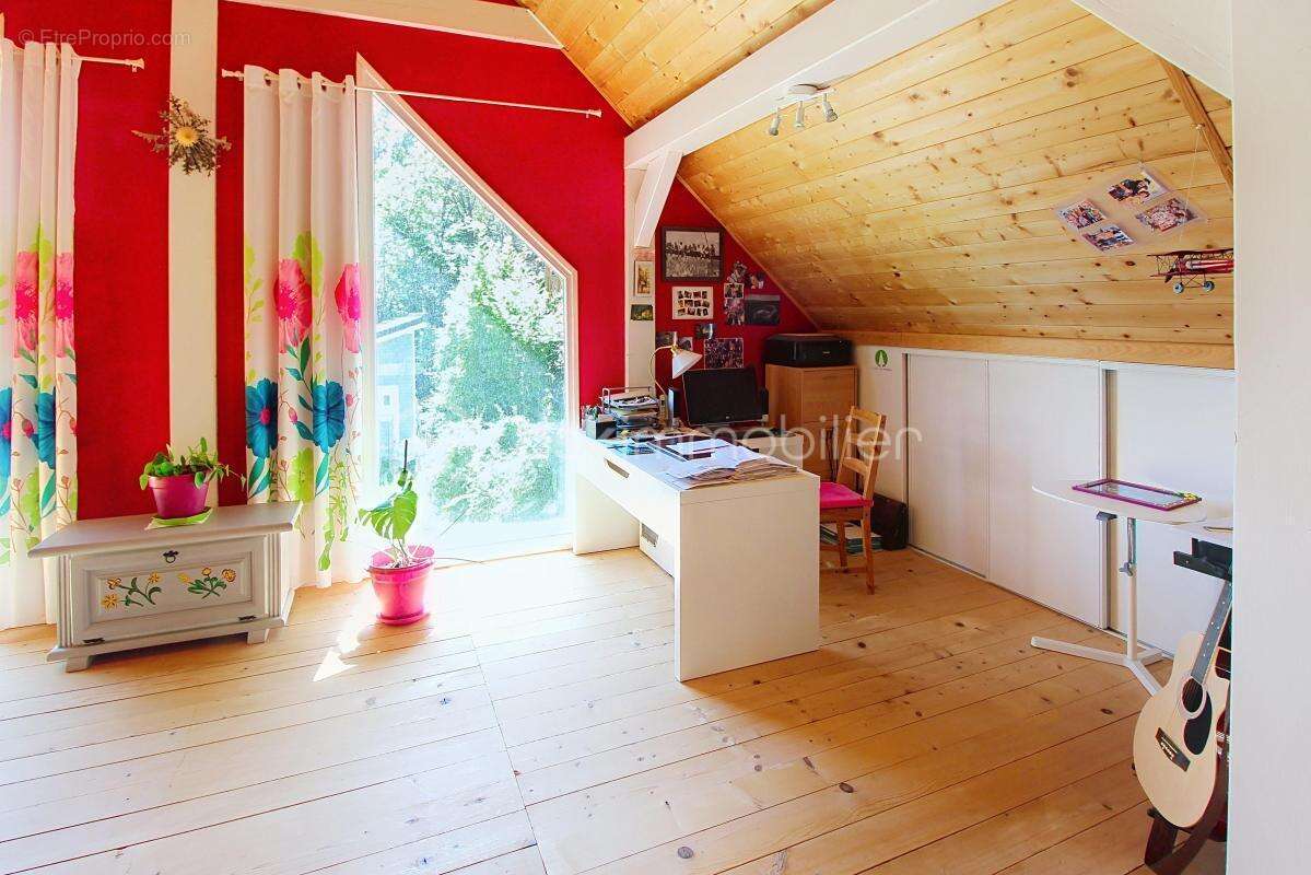 Maison à SAINT-JEAN-DU-BRUEL