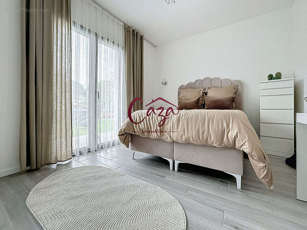 Maison à FARGUES-SAINT-HILAIRE