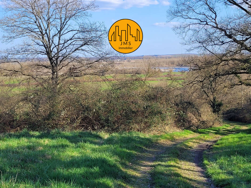 Maison à CHATEL-DE-NEUVRE