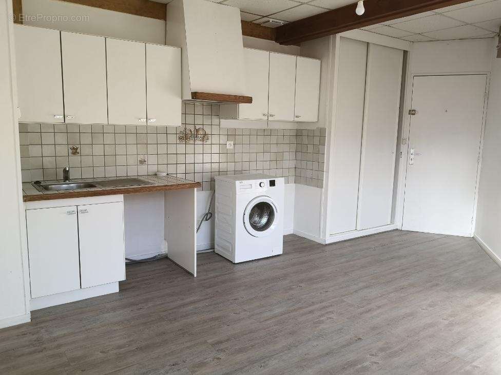 Appartement 394 m² à Guerville  - photo 3