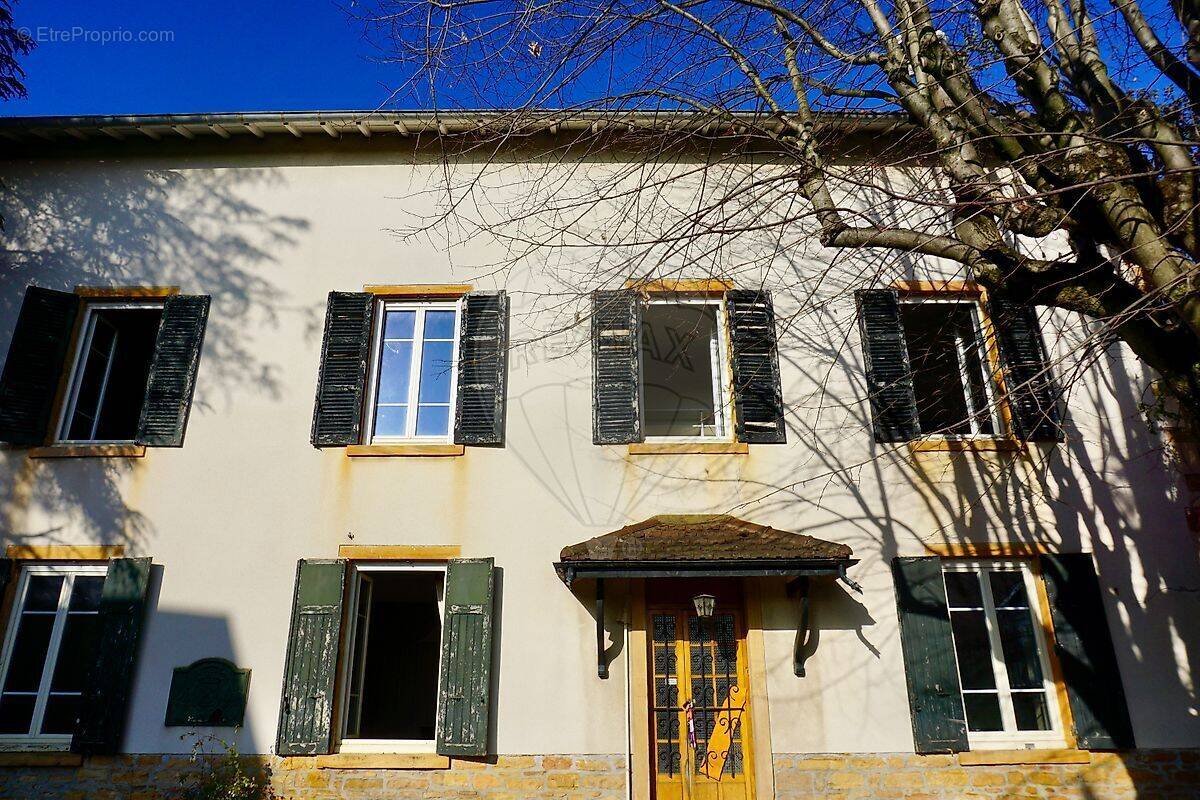 Maison à LIMAS