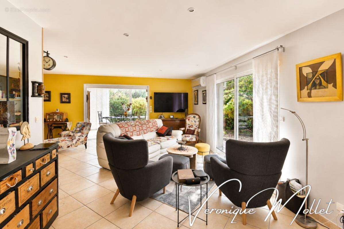 Sainte-eulalie – plain-pied, 3 chambres, bureau, piscine et double garage - photo 6