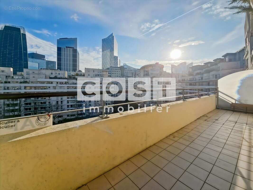 Appartement à COURBEVOIE