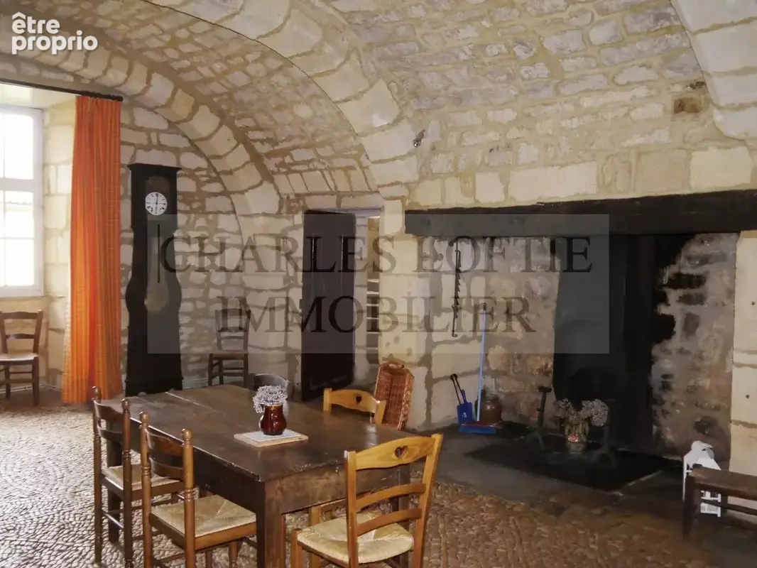  Propriété mitoyenne dans un château Médiéval du 14ème et 15eme siècles - photo 13