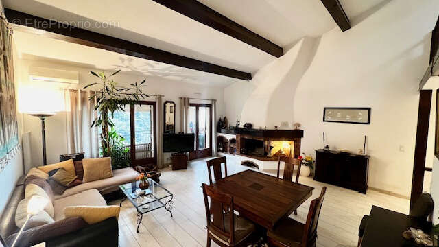 Appartement à ROQUEBRUNE-CAP-MARTIN