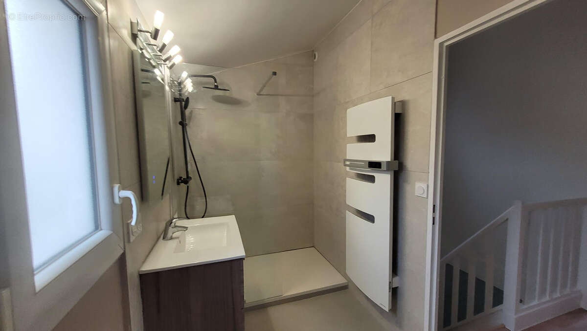 Maison à MONTALIEU-VERCIEU