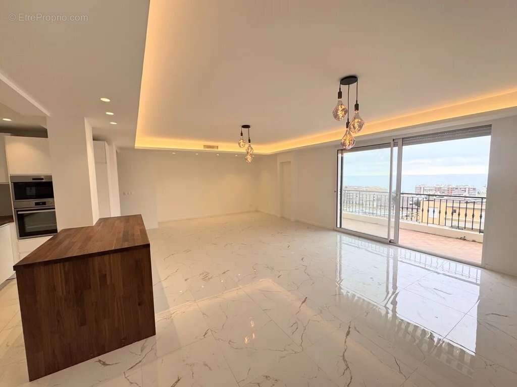 Appartement à ROQUEBRUNE-CAP-MARTIN