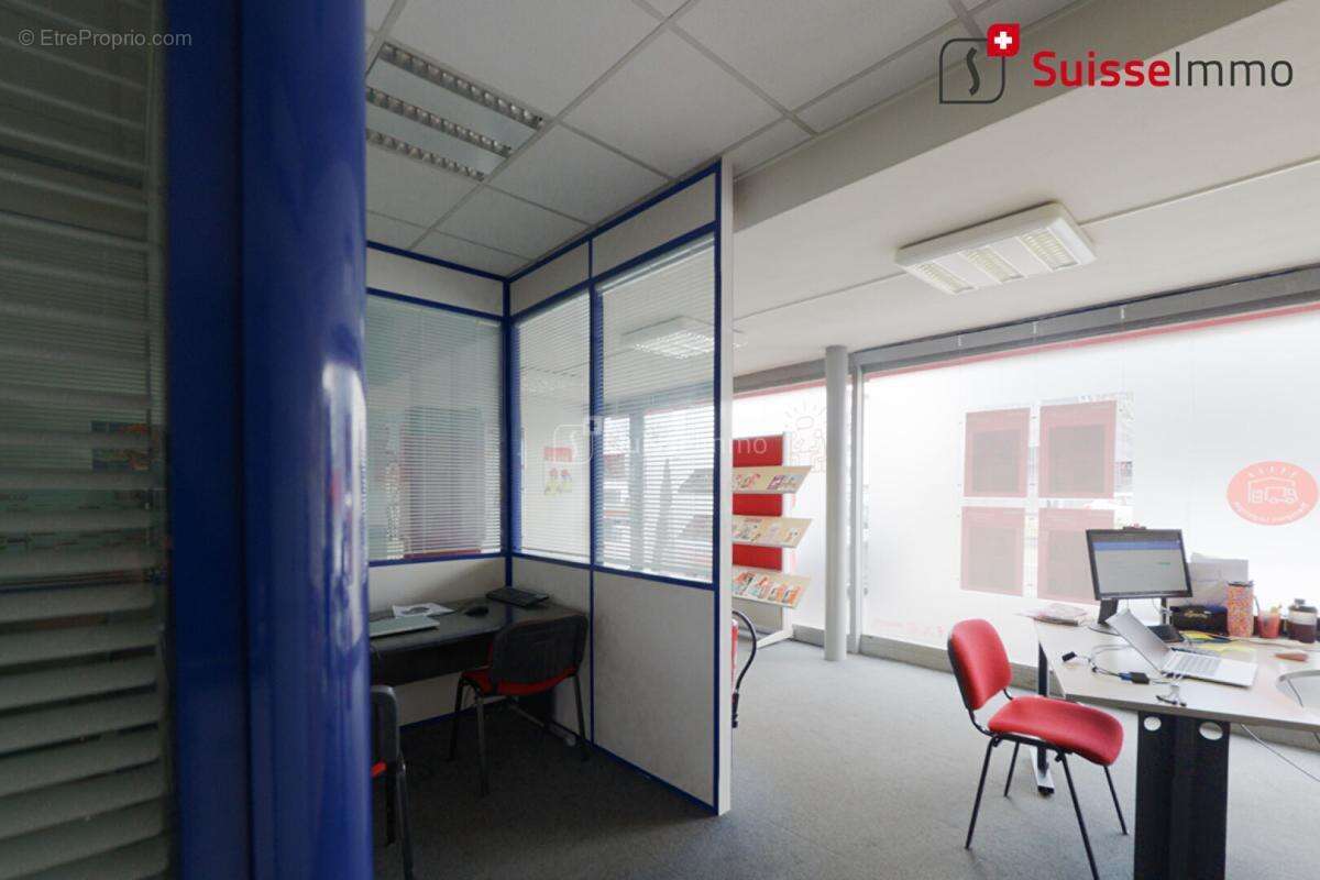 Local commercial  200 m2 - photo 3