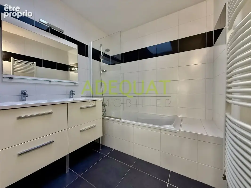 BOURGOIN JALLIEU 'CENTRE VILLE', Appartement T3 + terrasse + cave + 2 parkings… - photo 7