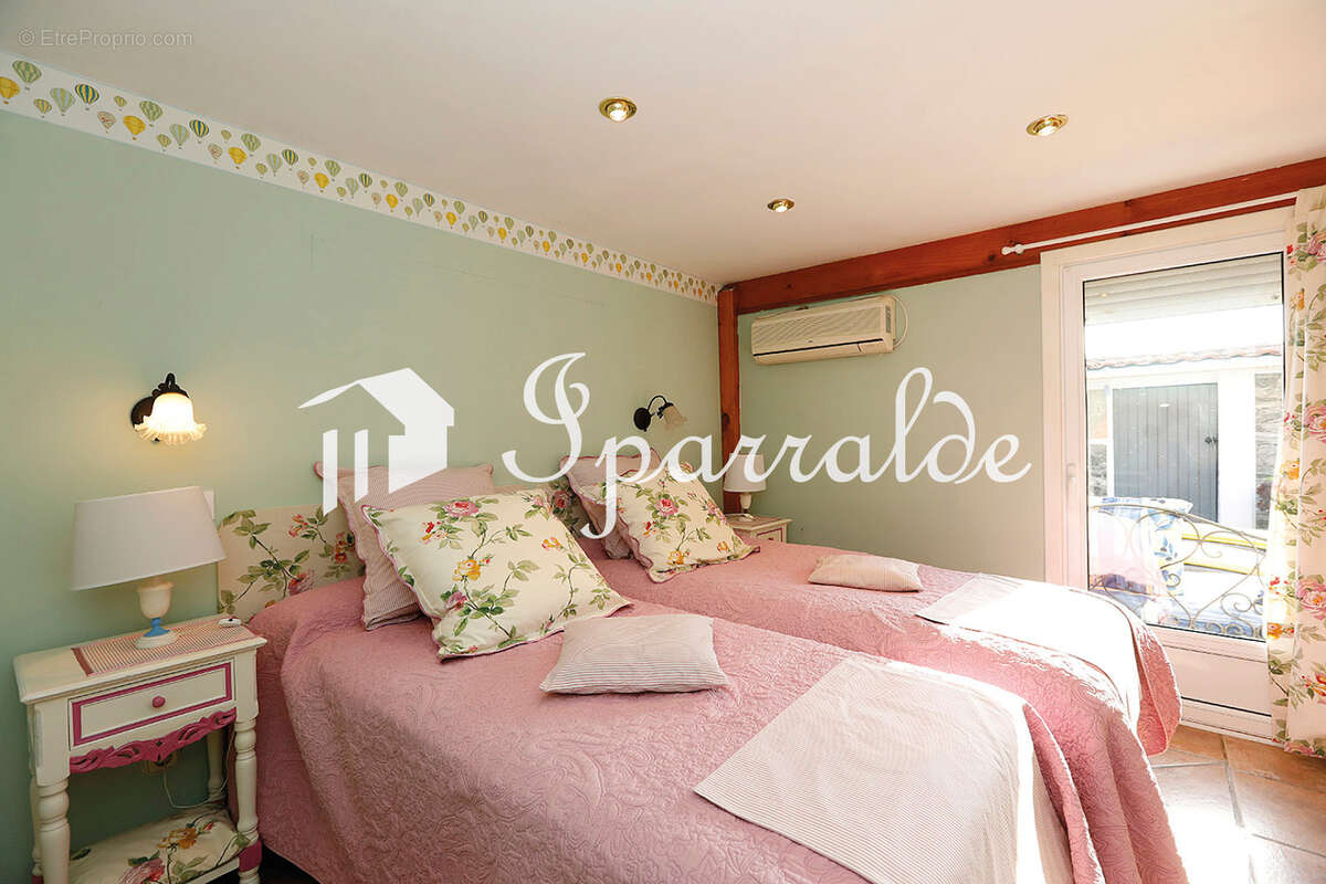 Grande maison familiale F5 lumineuse avec garage, double terrasse et beaux volumes - photo 16