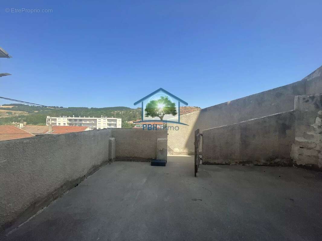 Saint-Etienne La Ricamarie Immeuble de rapport 328 m2 - photo 6