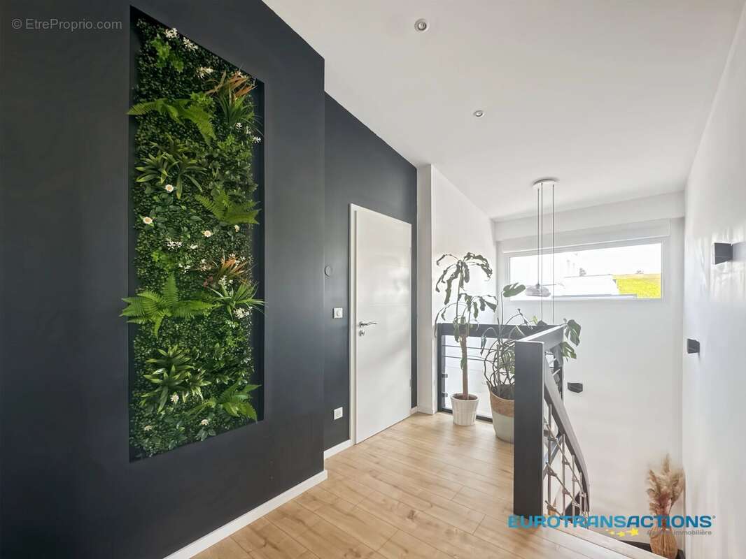 Maison contemporaine de 130 m² – Prestations haut de gamme – Impasse au calme – Vue dégagée sur les champs - photo 6