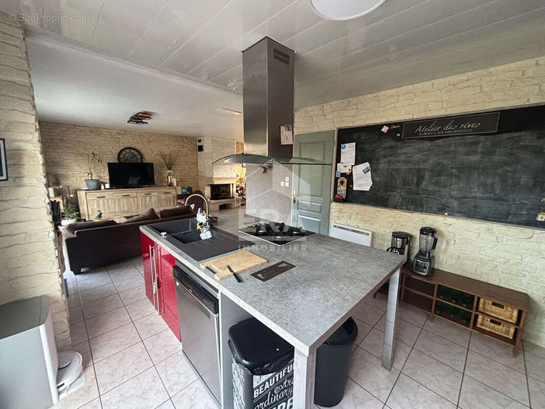 Maison à COURRIERES