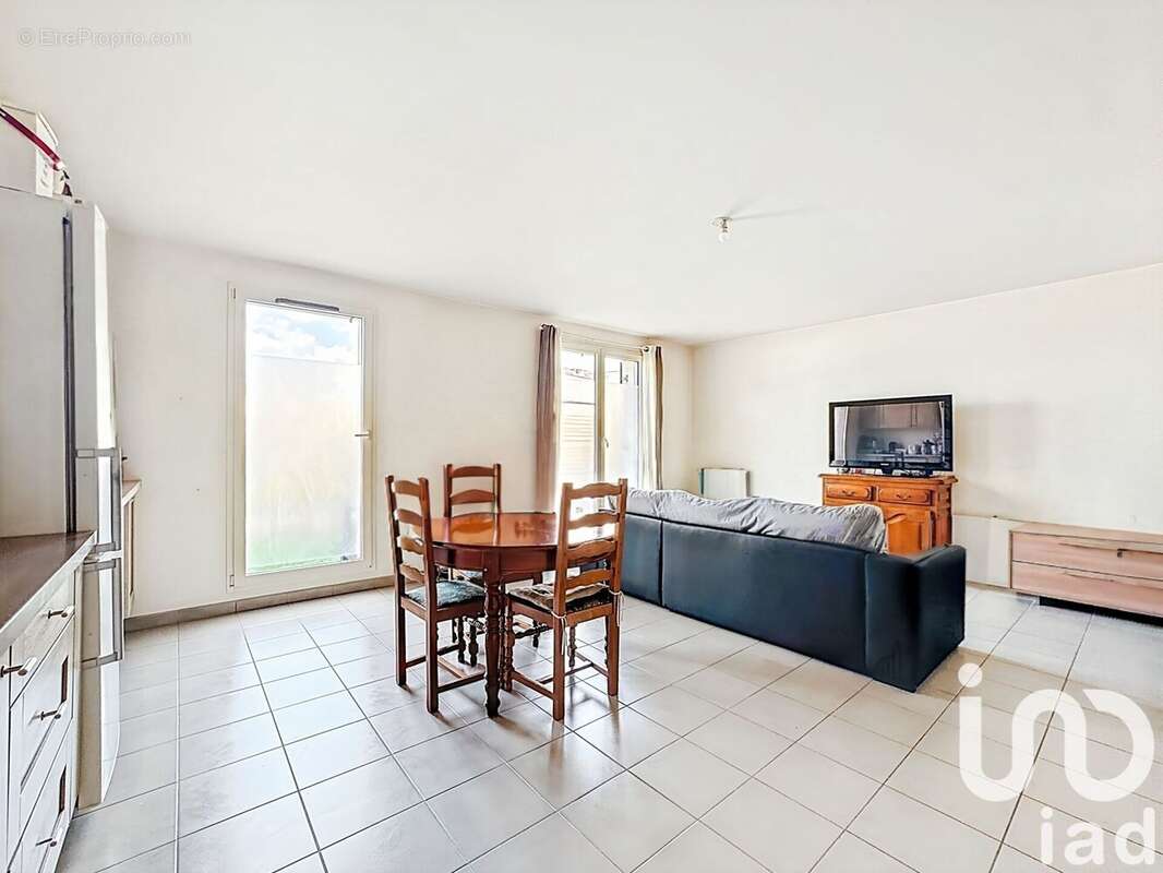 Photo 2 - Appartement à CORMEILLES-EN-PARISIS