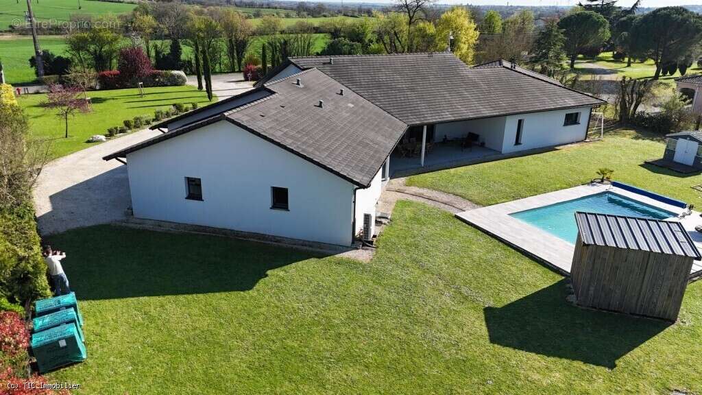 Magnifique Villa Avec 5 Chambres et Piscine - Entre Ruffec & Verteuil-Sur-Charente - photo 32