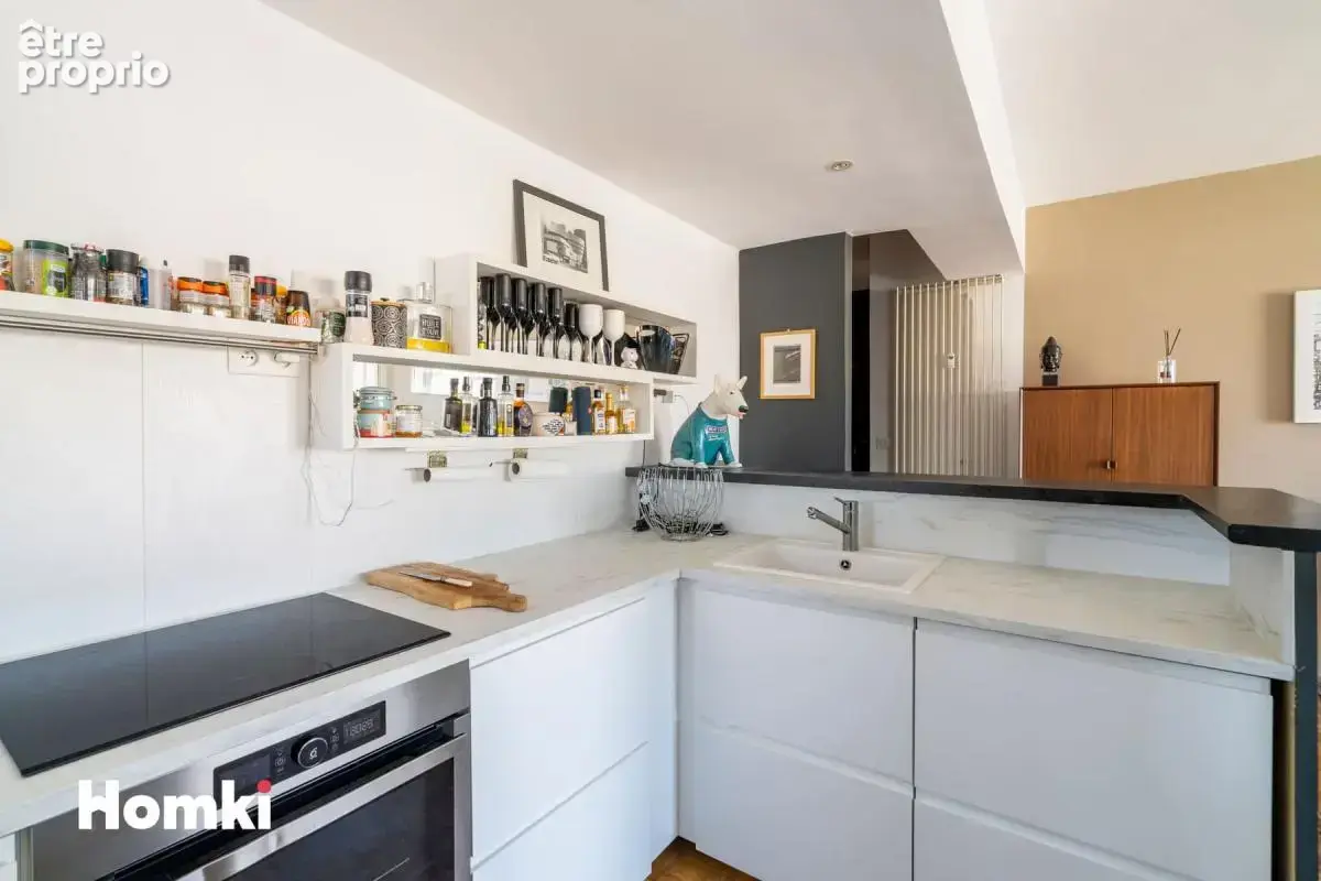 Appartement T3 de 98 m² à Marseille 13006, Rue de Village - photo 5