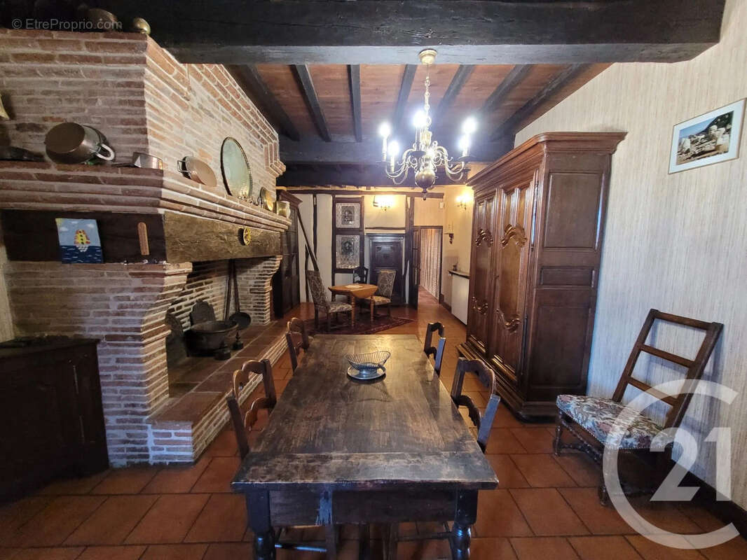 Maison à LISLE-SUR-TARN