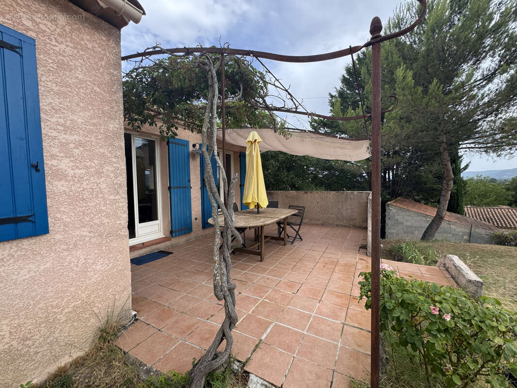 Maison 88 m² à Villelaure  - photo 4