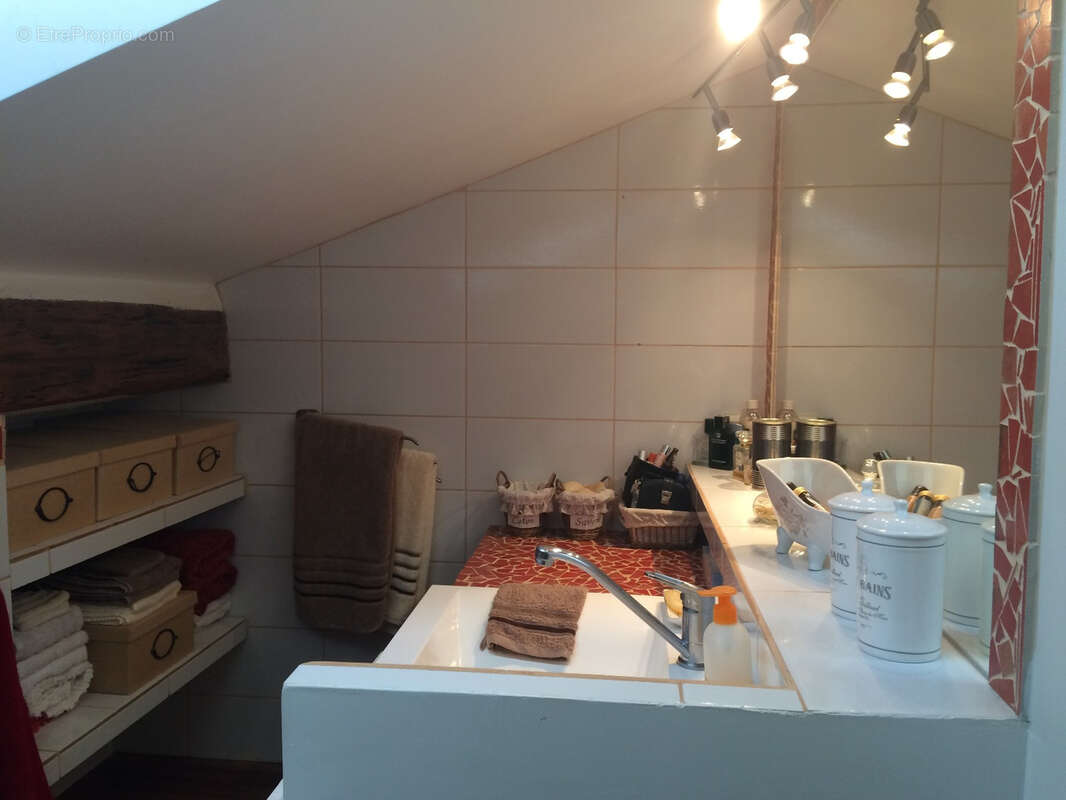 Appartement à POUSSAN