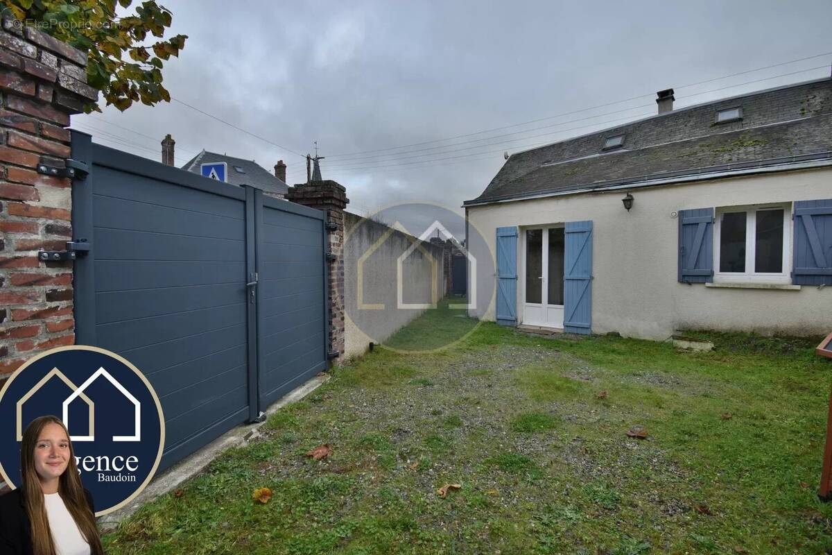 Maison à CLEVILLIERS