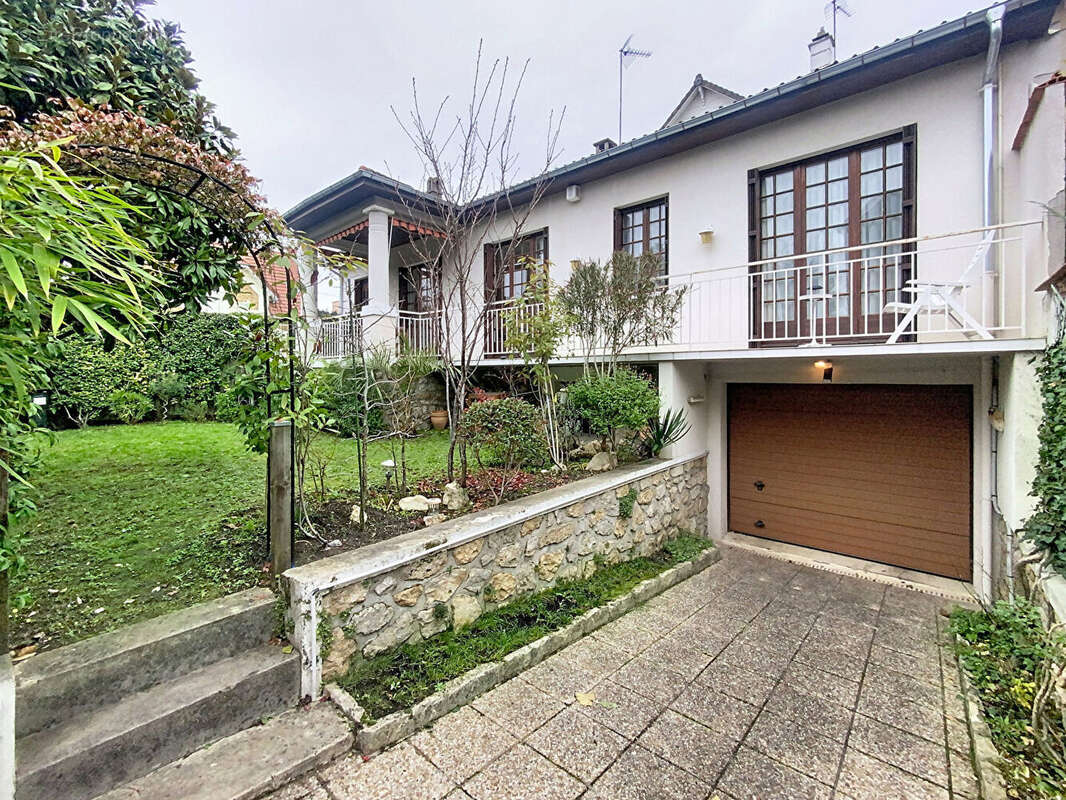 Maison à SAINT-MAUR-DES-FOSSES