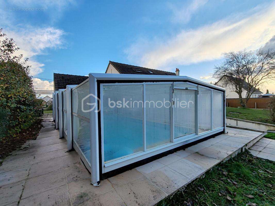 Maison à LES BORDES