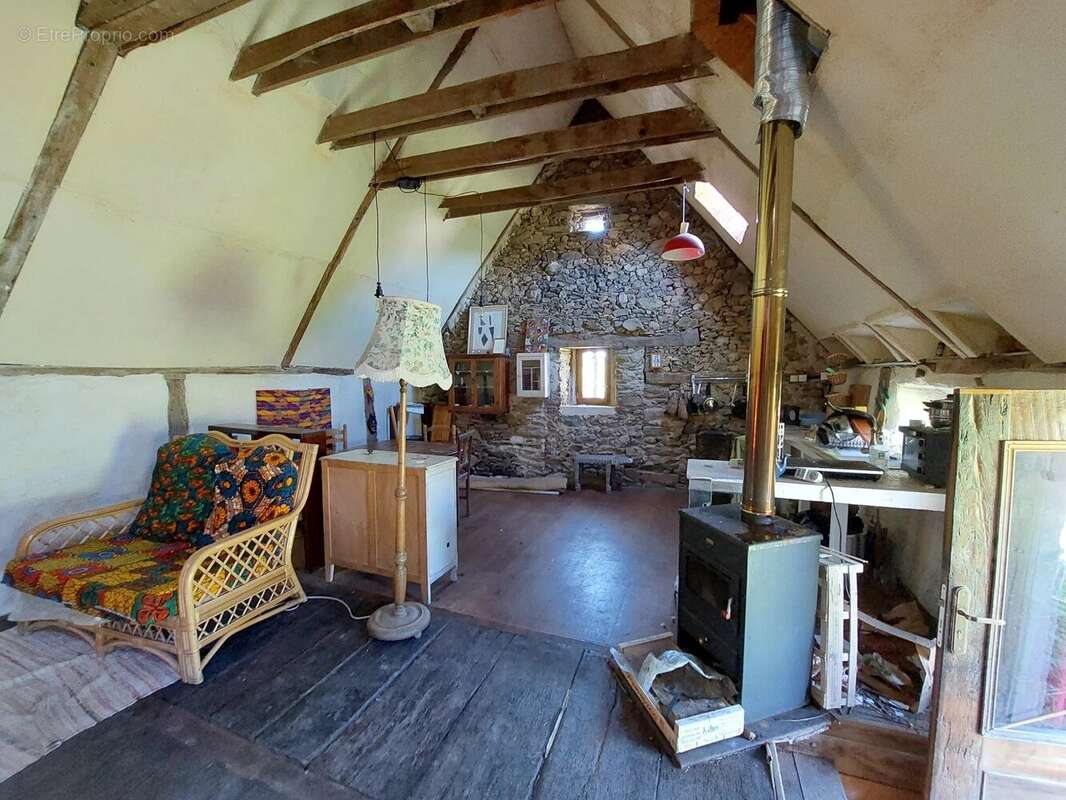 Maison à JOUQUEVIEL