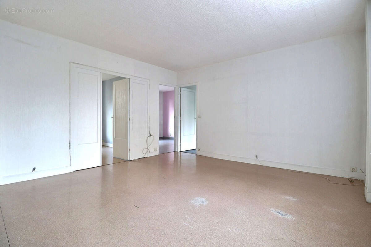 Appartement à AUBERVILLIERS