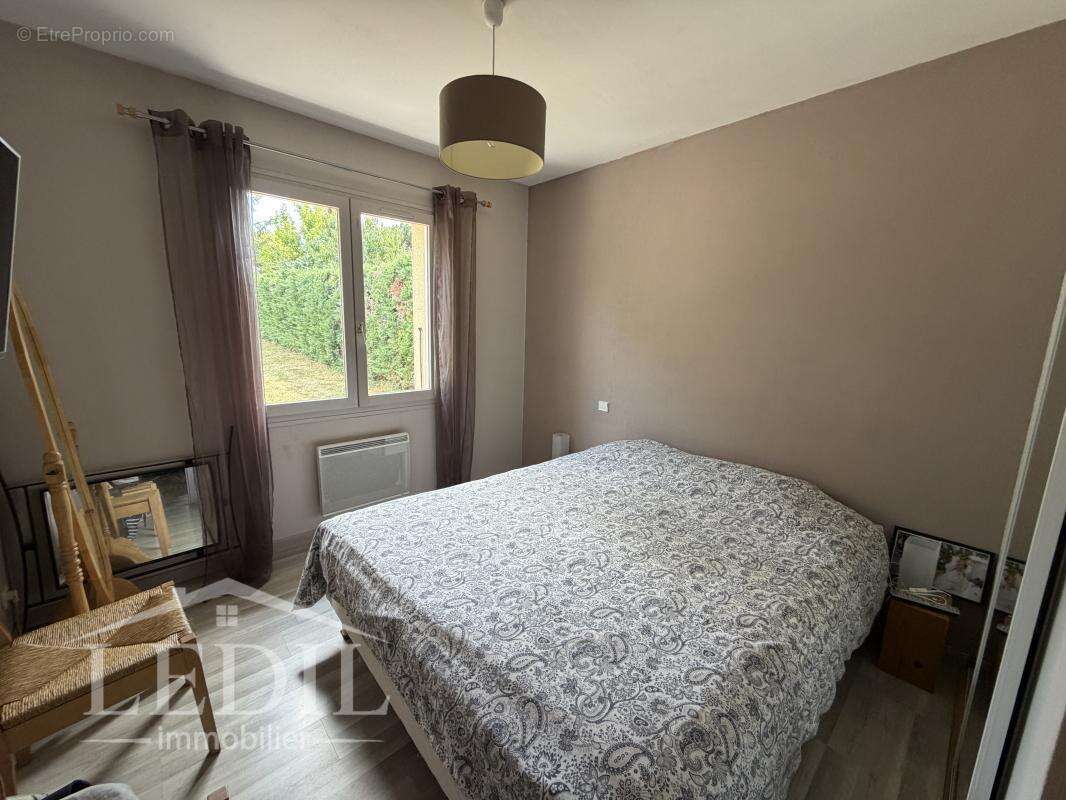 PLAIN-PIED avec garage et jardin clos - photo 7