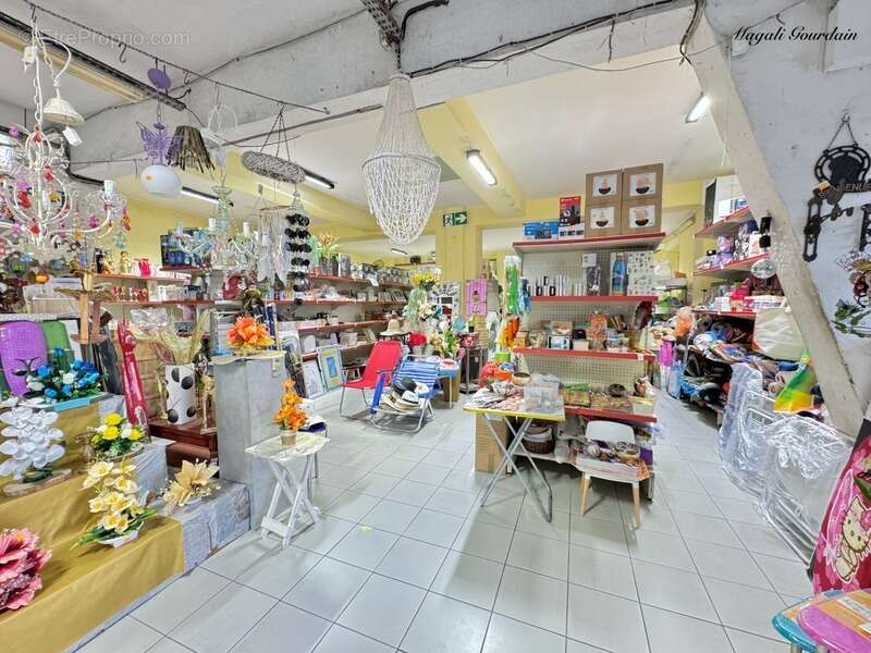 Commerce à LE MOULE