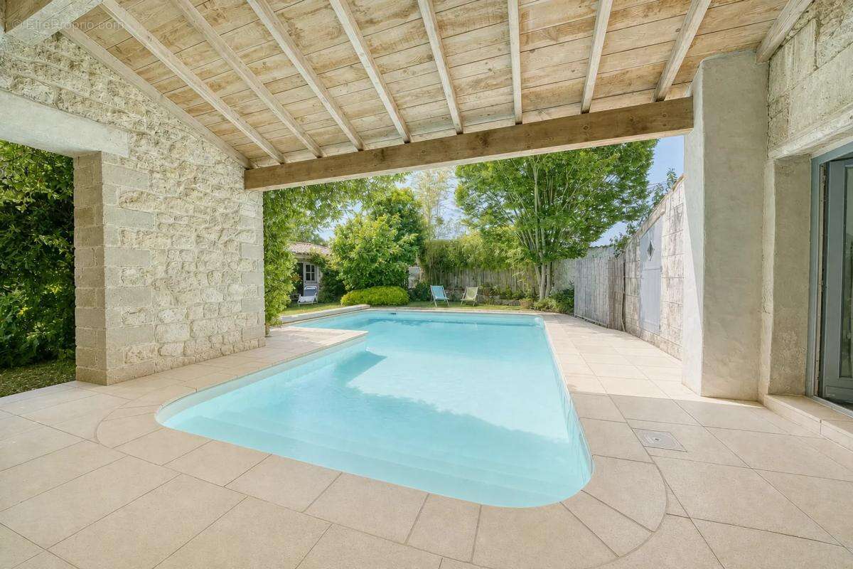 Maison de 8 pièces de 270 m² à Sainte-Gemme - photo 30