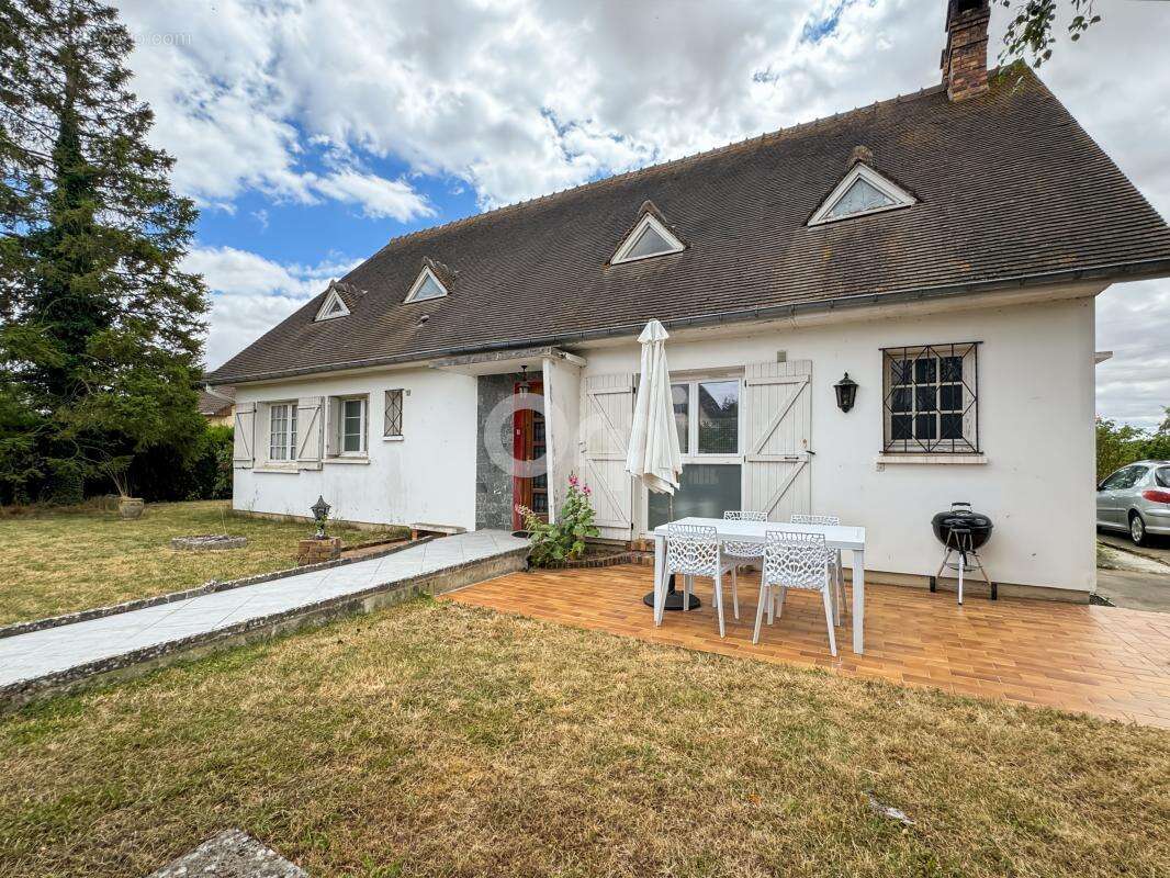 Maison À Vendre 170m² - 5 chambres - photo 8