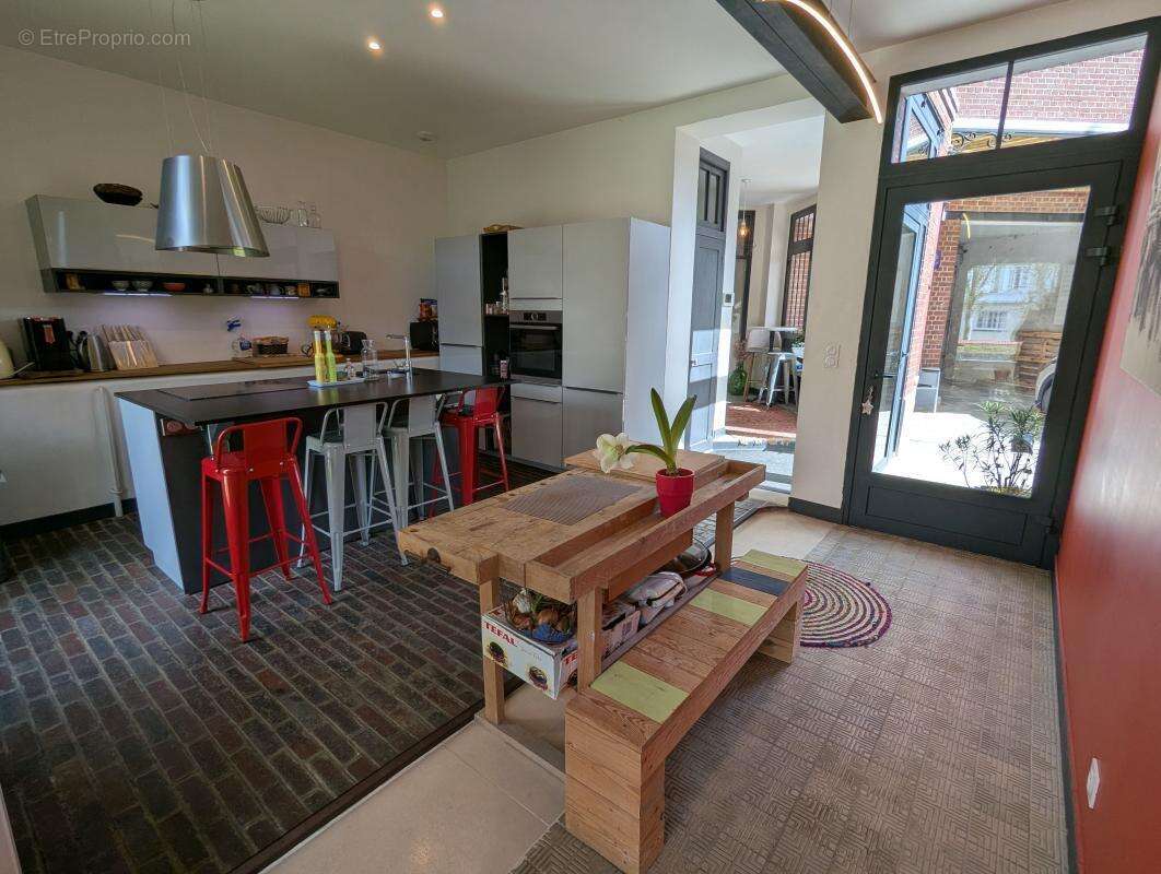 Maison À Vendre 5 chambres COMPIEGNE - - photo 2