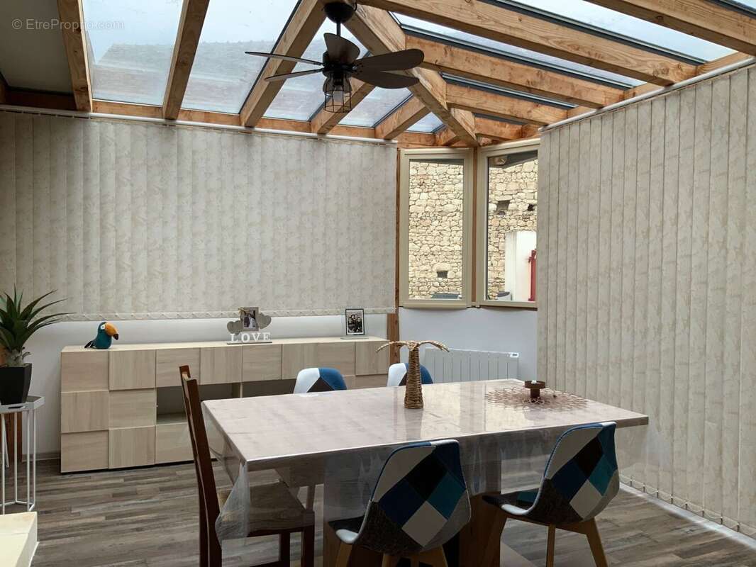 Maison à NEONS-SUR-CREUSE