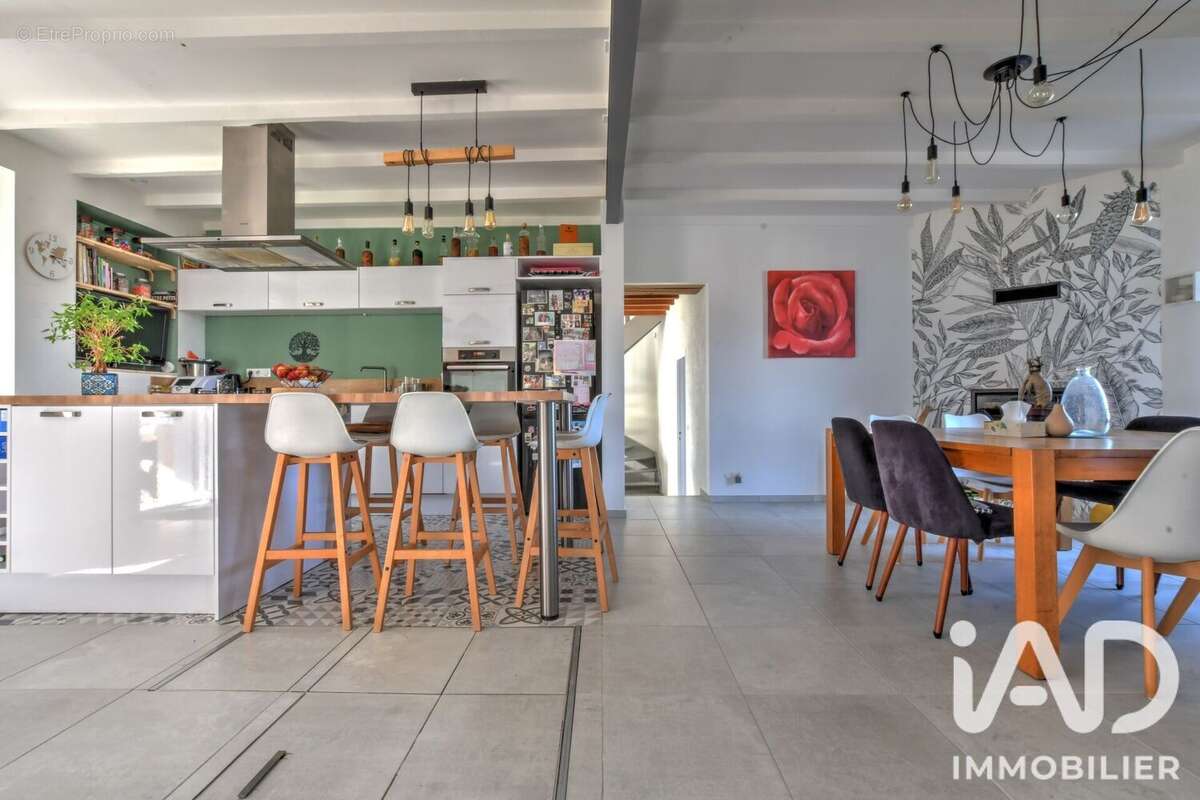 Maison 140 m² à Verneuil-Sur-Vienne  - photo 4