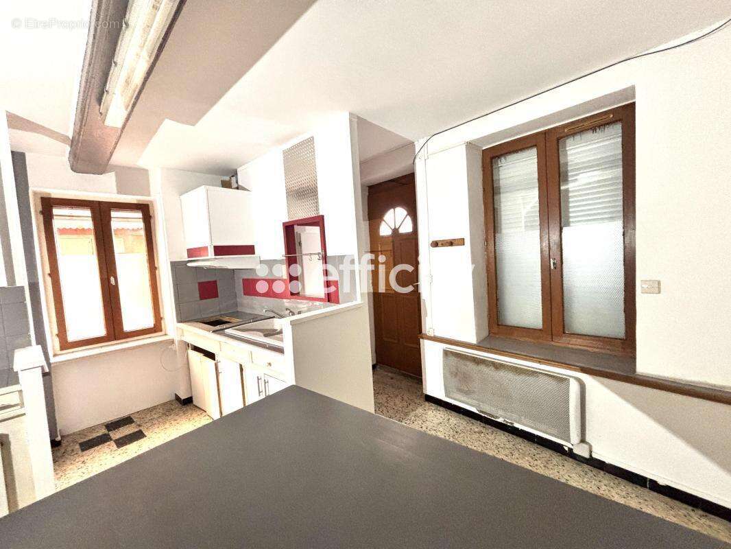 Appartement à SAINT-GENIS-LAVAL