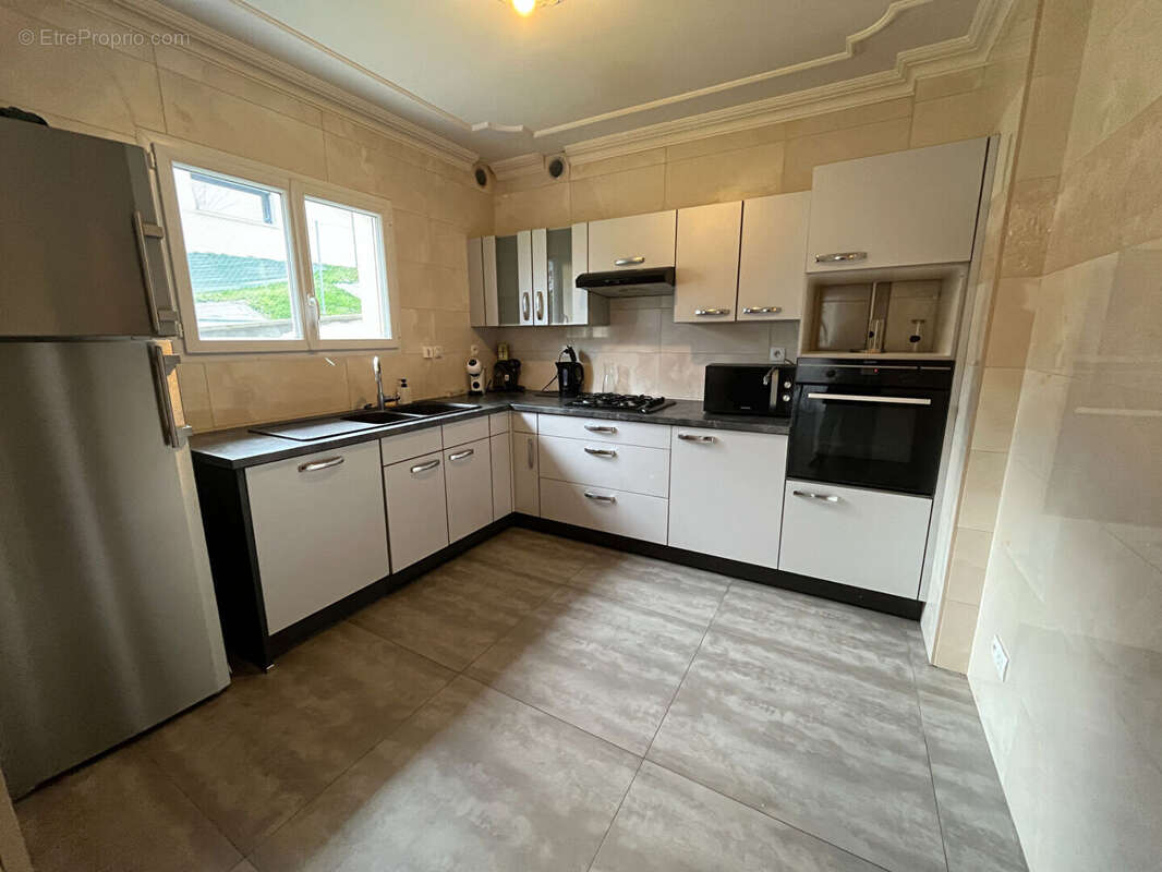 Maison à CHALLES-LES-EAUX