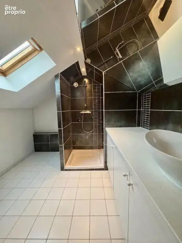 Maison de 137m2 avec 4 chambres , jardin et garage SAINS EN AMIENOIS (80) - photo 8